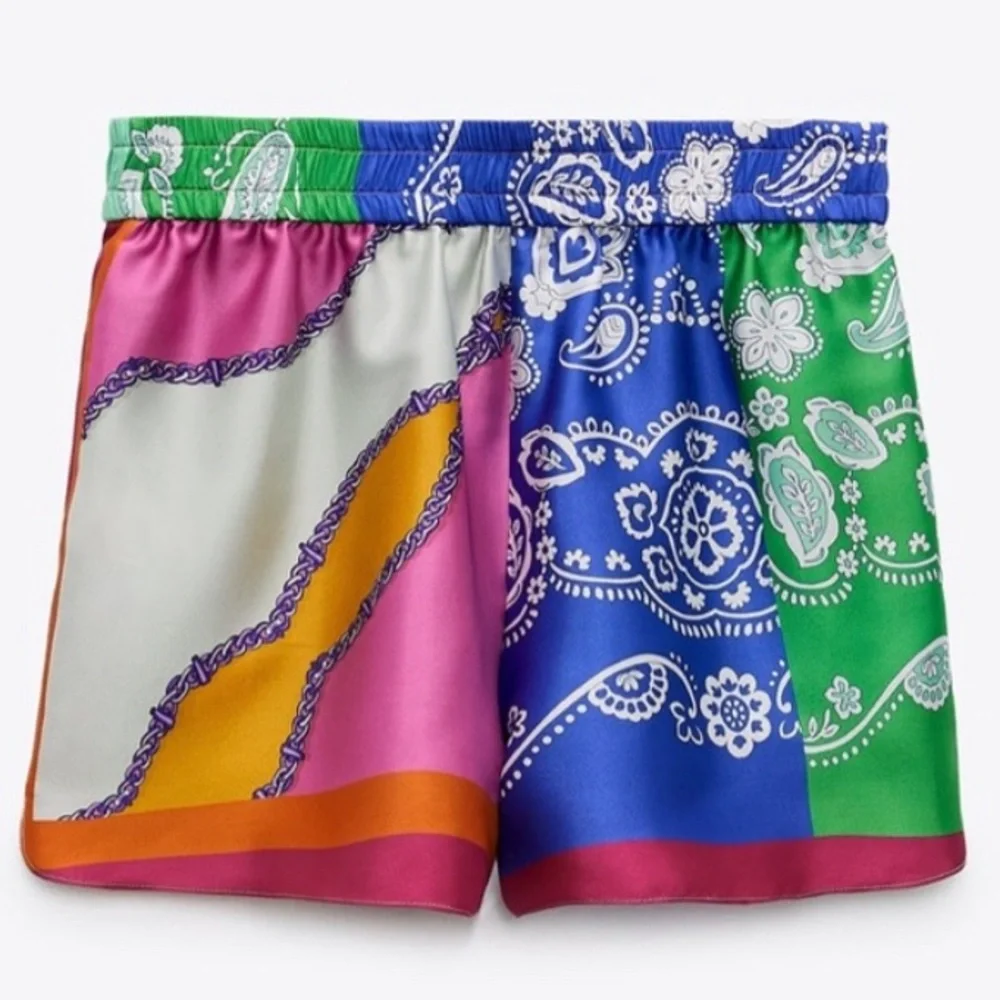 Zara Patterned Shorts - Picture 2 of 6